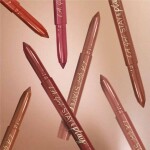 La Girl Stay & Play Long Wear Matte Lip Crayon